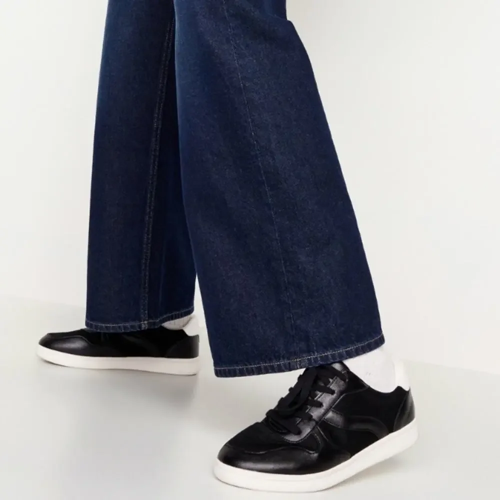 Old Navy Black Low Top Sneaker